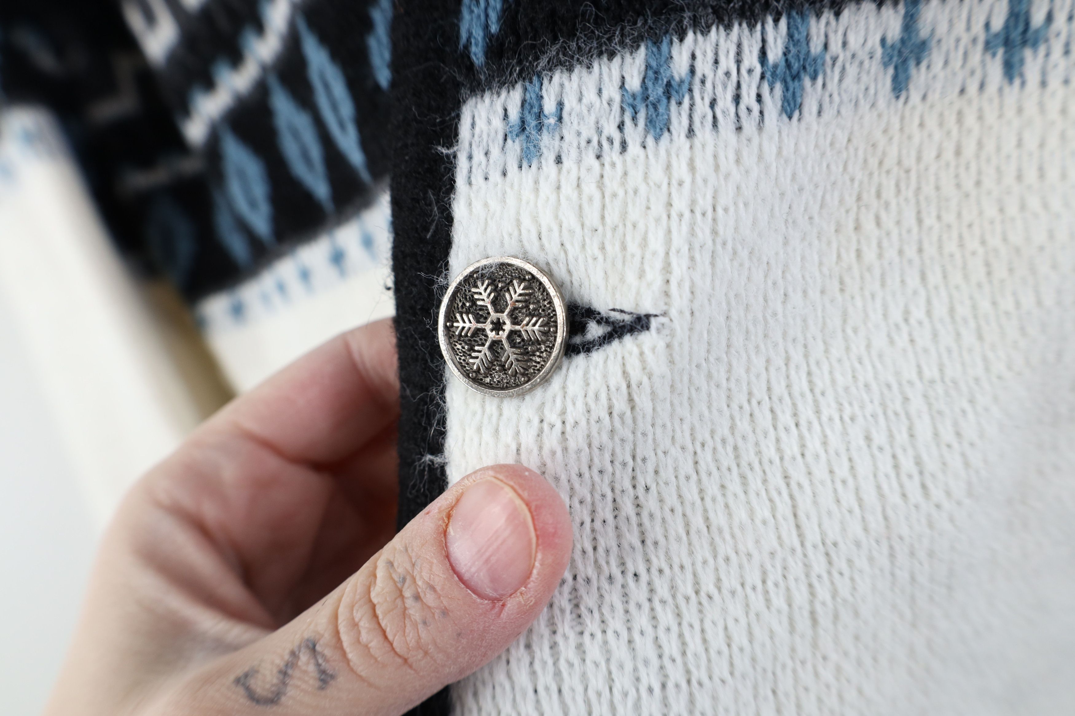 Vintage Vintage 60s 70s Streetwear Snowflake Fair Isle Sweater Size US XL / EU 56 / 4 - 5 Thumbnail