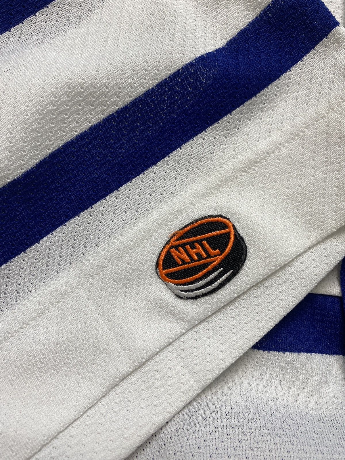 Ccm × NHL × Vintage Toronto maple leafs nhl ccm sport vintage jersey 90s white Size US L / EU 52-54 / 3 - 7 Thumbnail