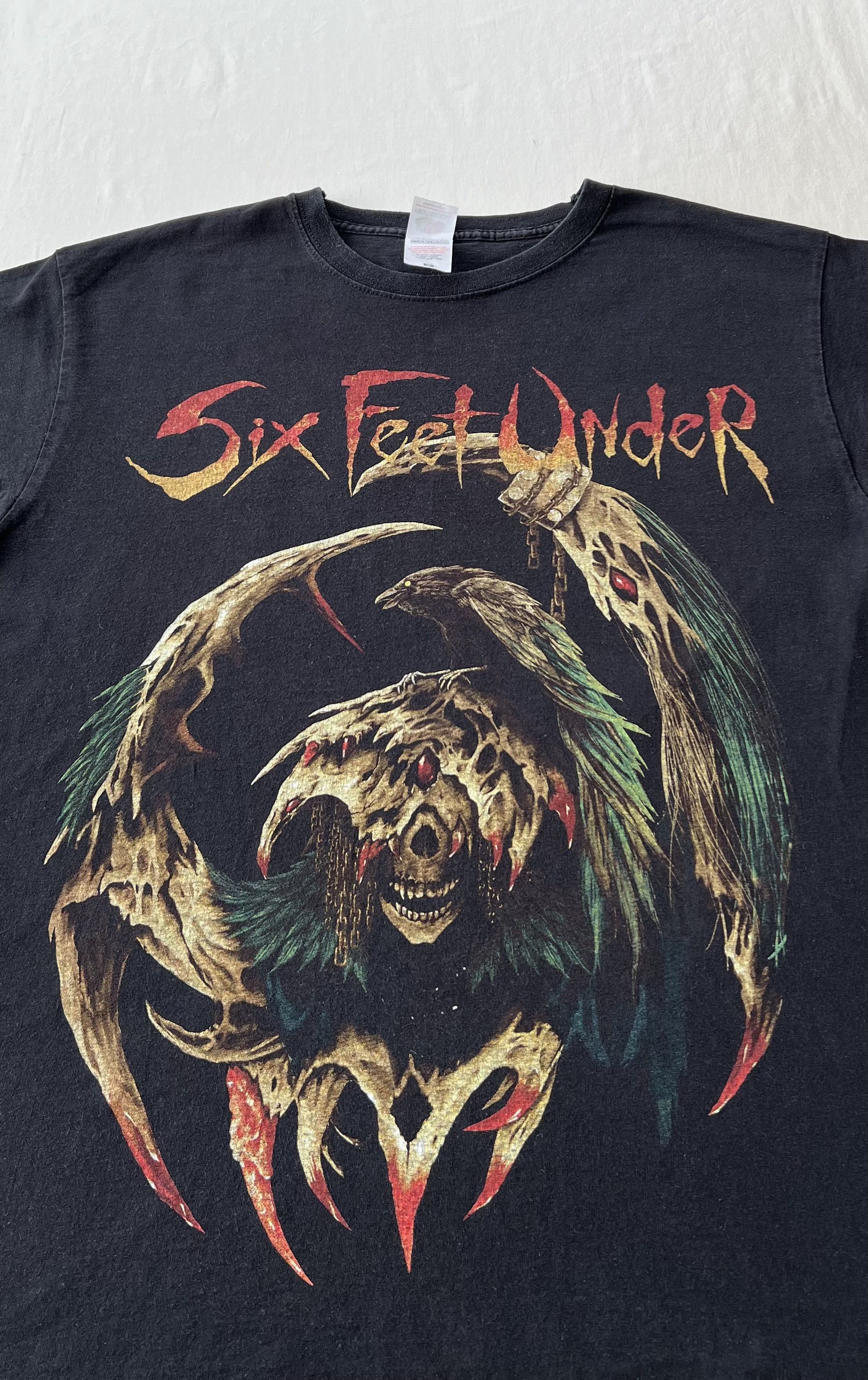 Band Tees Vintage 2000s Six Feet Under Skull Crow Black T-shirt Size US M / EU 48-50 / 2 - 4 Thumbnail