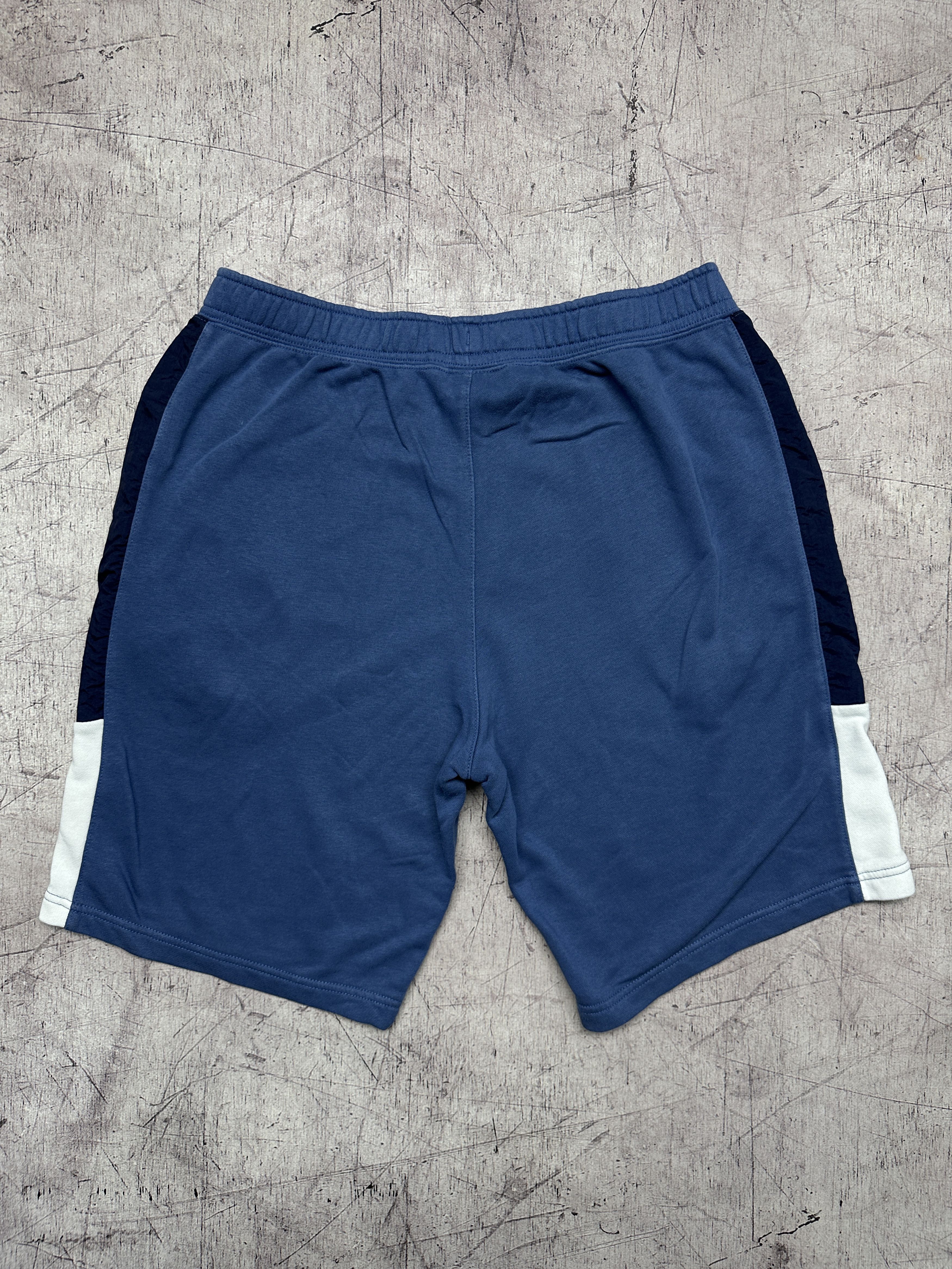Nike Nike Mens Sweatshorts Shorts Size US 34 / EU 50 - 8 Thumbnail