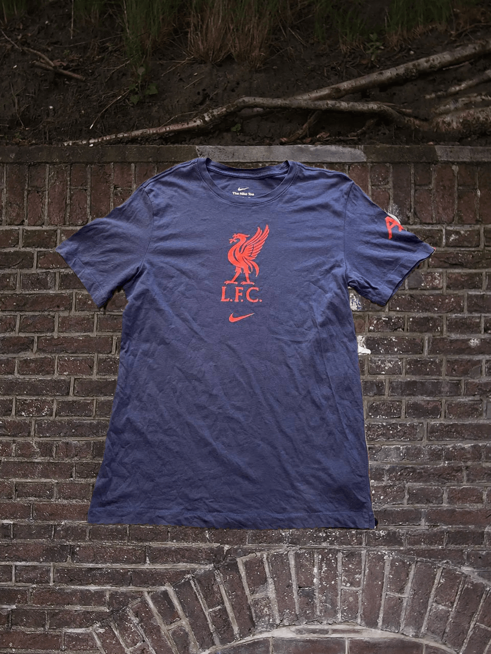 Nike Streetwear T-Shirt Nike big logo L.F.C. Y2K Vintage Size US S / EU 44-46 / 1 - 1 Thumbnail