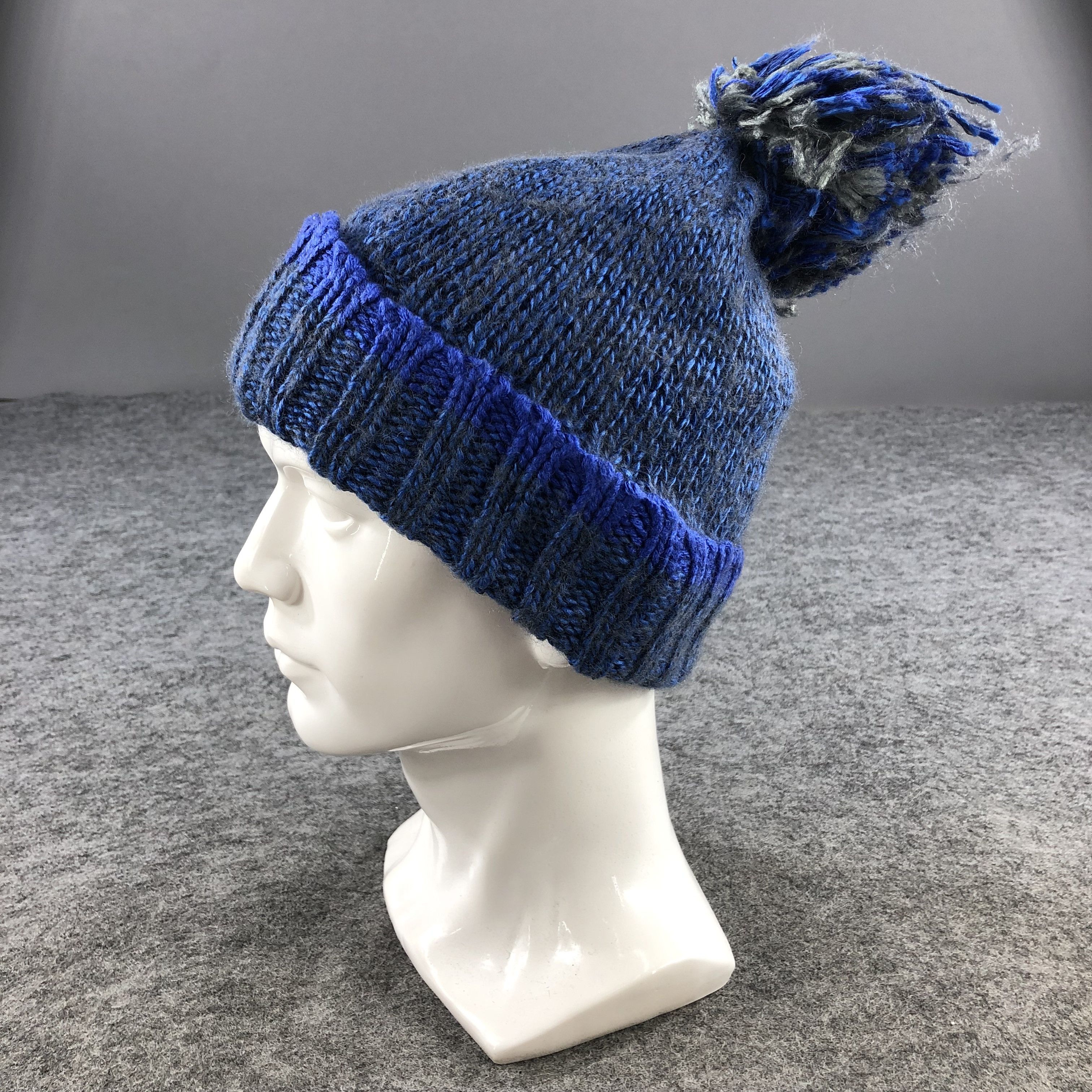 Vintage Unknown Blue Bobble Beanie Snowcap Snow Hat B408 Size ONE SIZE - 1 Thumbnail
