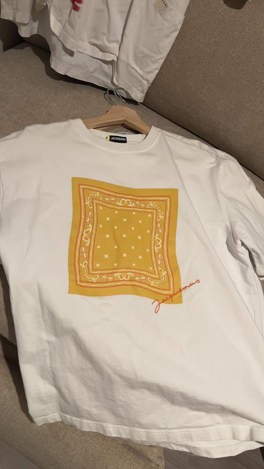 Jacquemus Le Tshirt Toalha in Print Bandana White Size US S / EU 44-46 / 1 - 4 Thumbnail