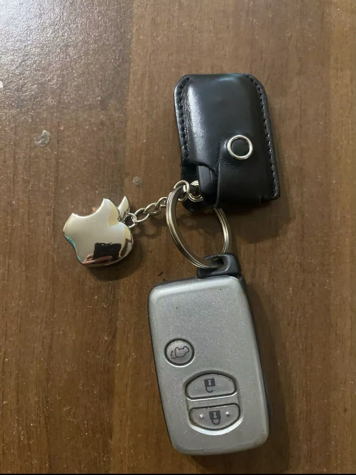 Designer Apple car house keychain pendant Size ONE SIZE - 5 Thumbnail