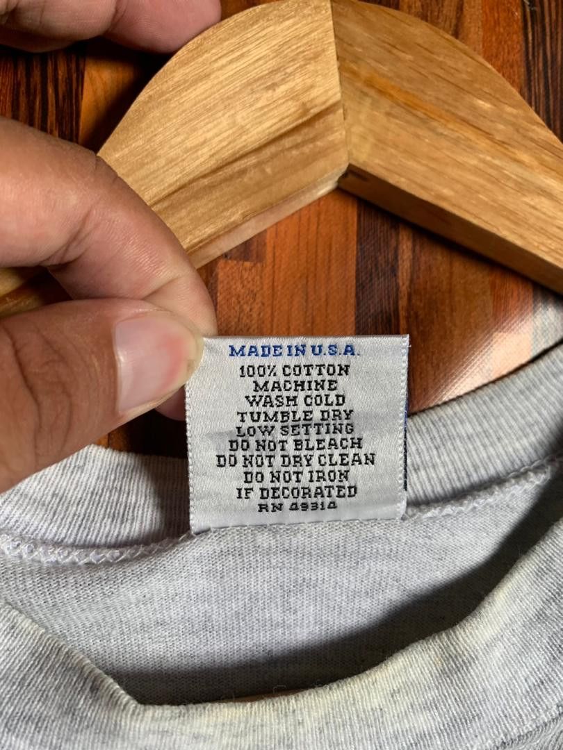 Vintage E30 Vintage YACHT CHICAGO T shirt MADE IN USA Size US L / EU 52-54 / 3 - 7 Thumbnail