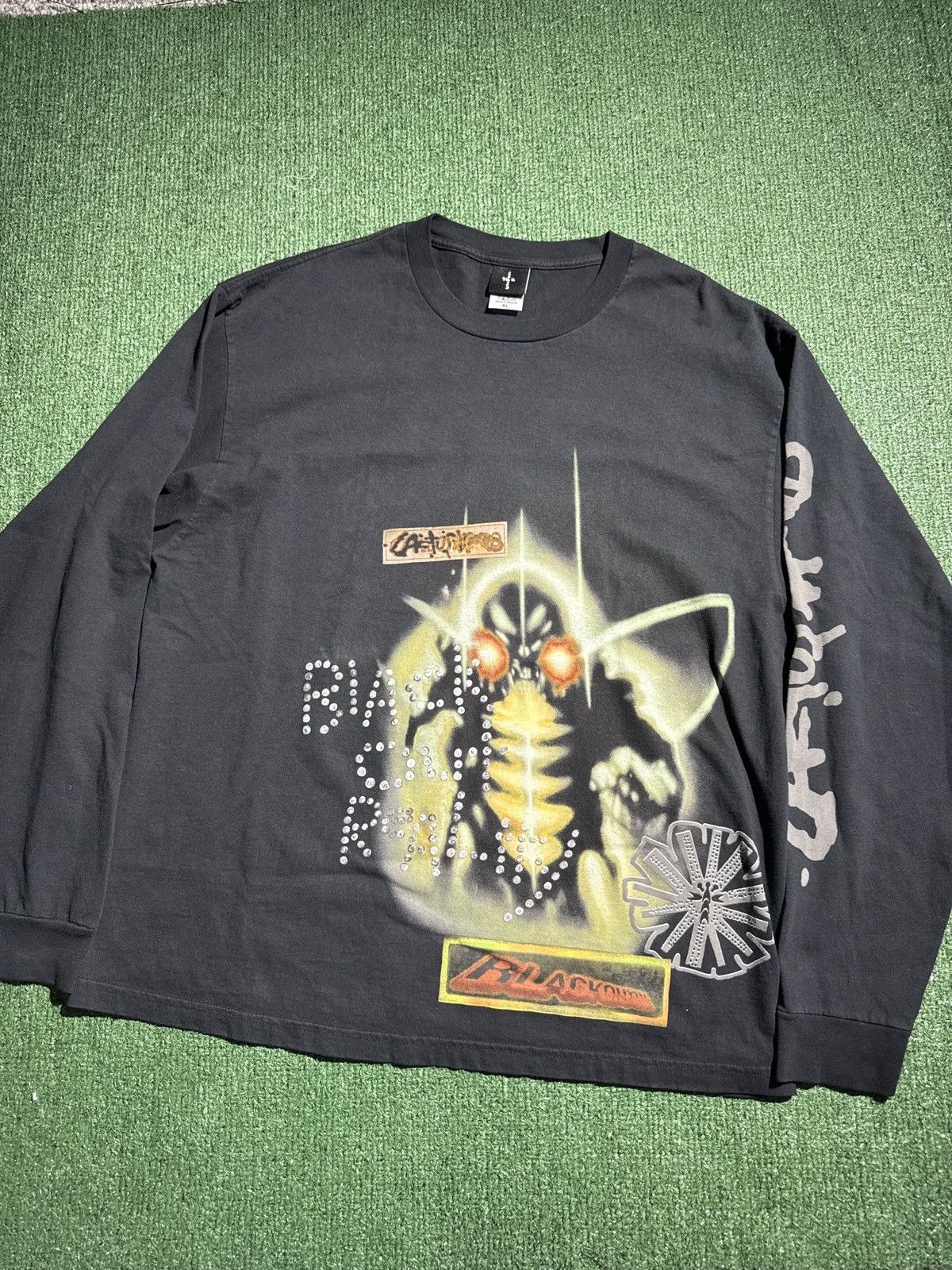 Travis Scott Travis scott black out reality long sleeve size XL Size US XL / EU 56 / 4 - 1 Thumbnail