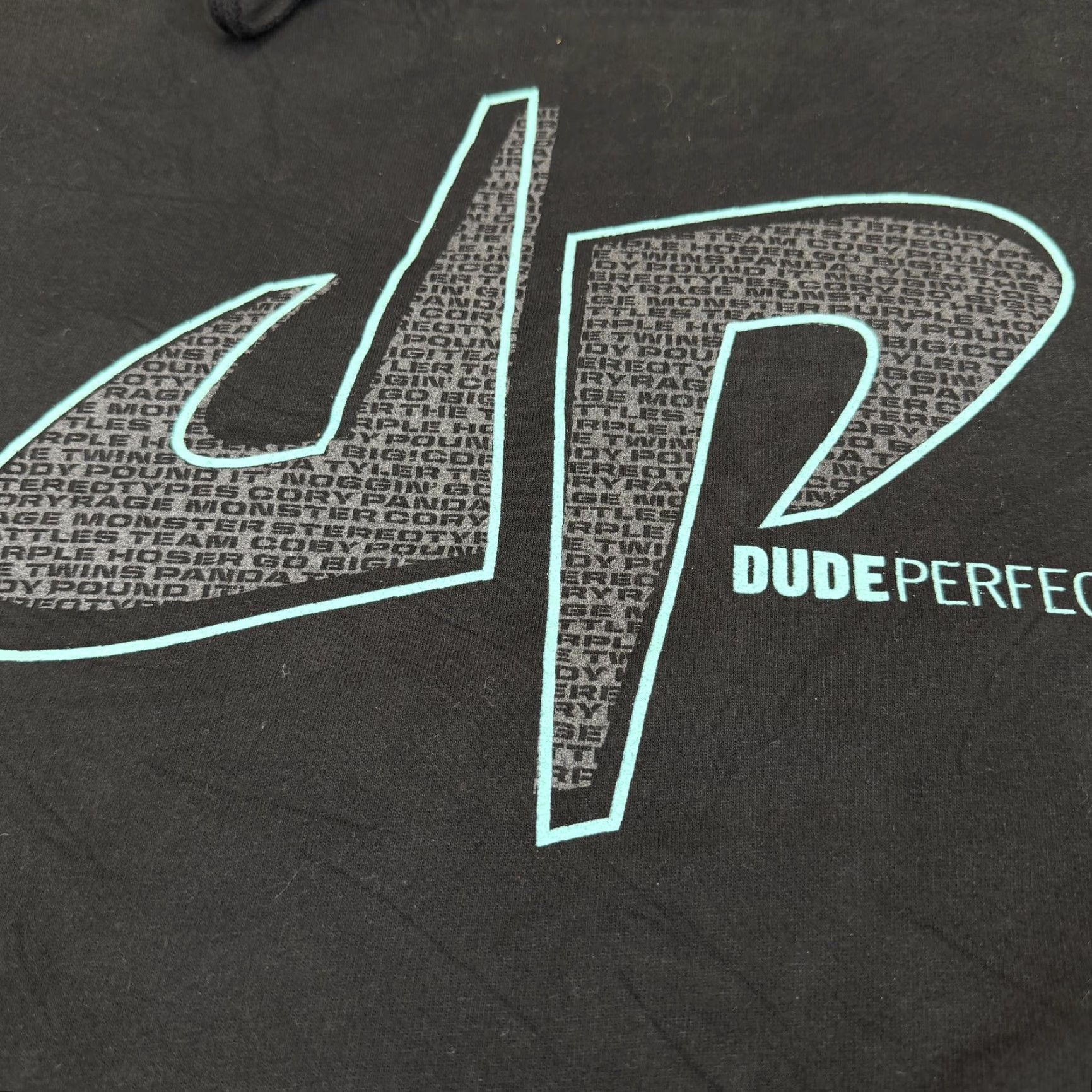 Logo 7 Dude Perfect Hoodie Mens Large Black Pullover Fleece Sweatshirt Graphic Print Logo Hooded Pockets Crew Neck Long Sleeve Size US L / EU 52-54 / 3 - 4 Thumbnail