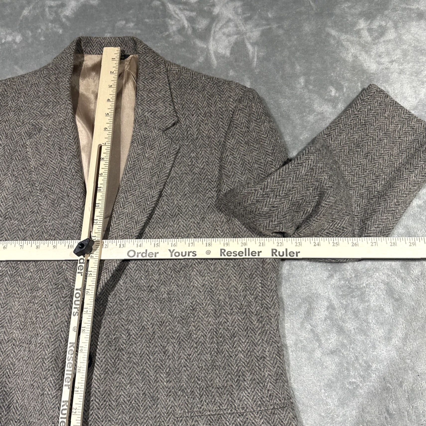 Harris Tweed VTG Harris Tweed Blazer Men's 46R Gray Scottish Wool Herringbone Sport Coat Size 46R - 6 Thumbnail