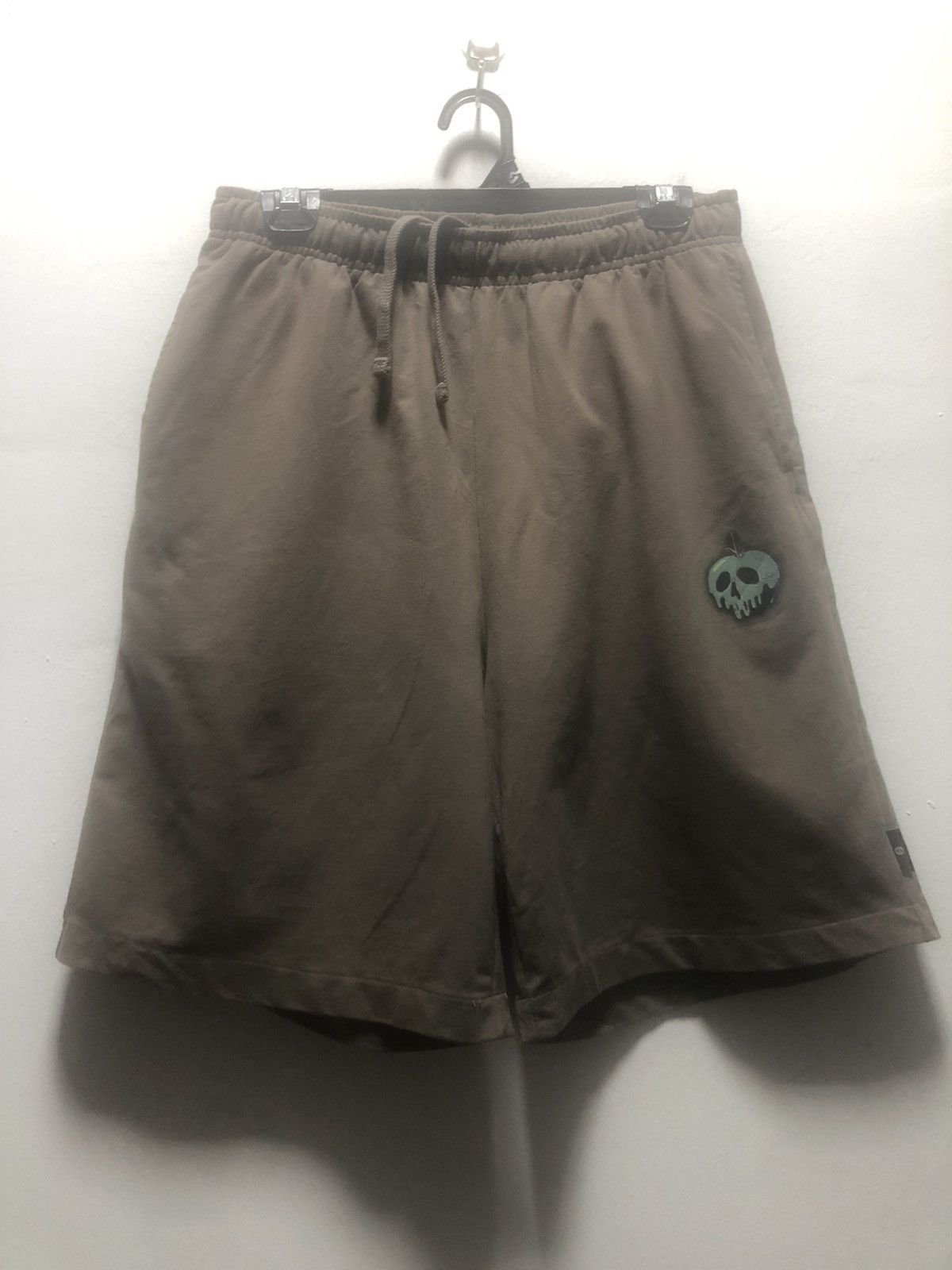 Undercover GU UNDERCOVER Short Pants Disney Skull Freedom Noise Size US 32 / EU 48 - 1 Thumbnail