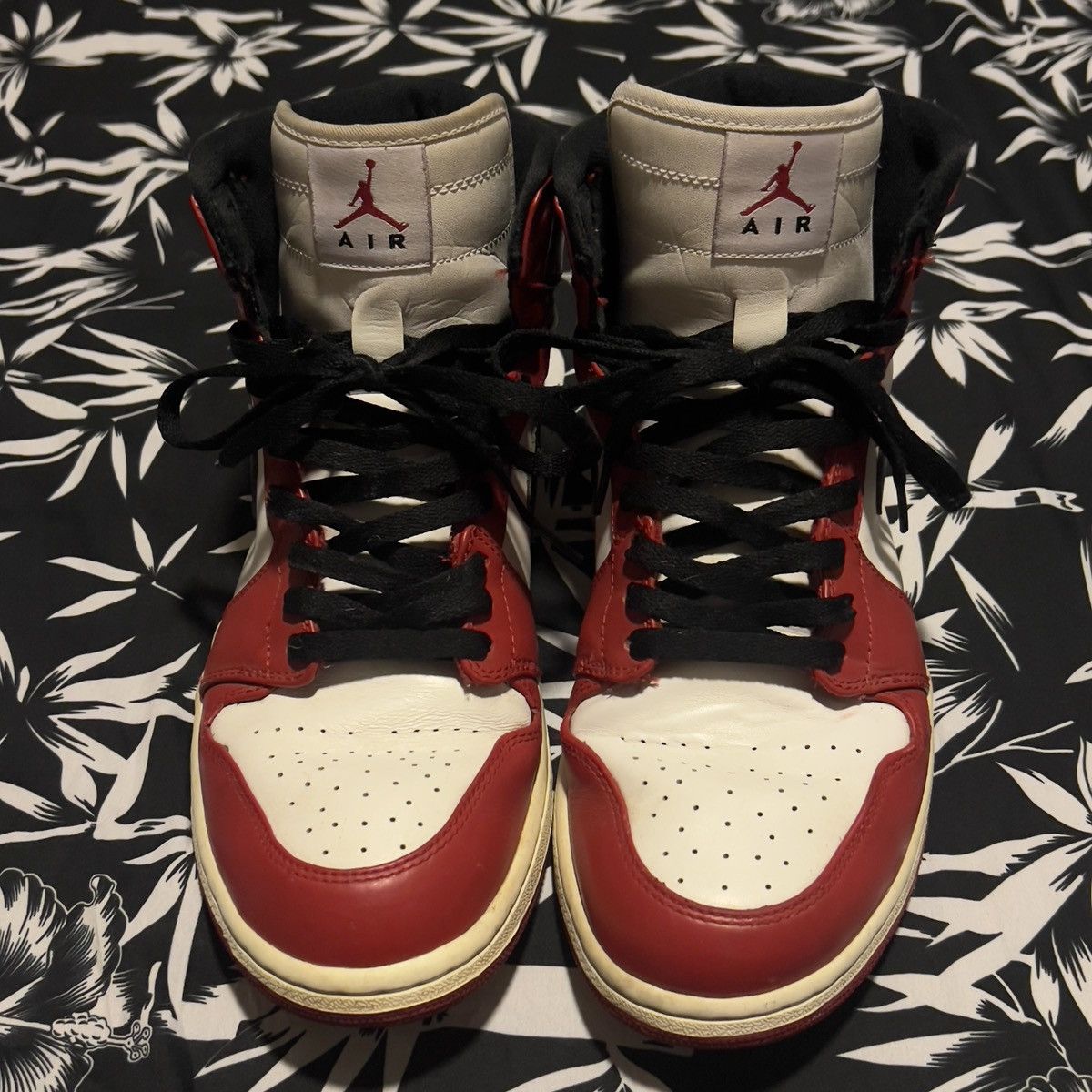 Jordan Brand Jordan 1 Retro “Chicago” (2013) Size US 11.5 / EU 44-45 - 3 Thumbnail