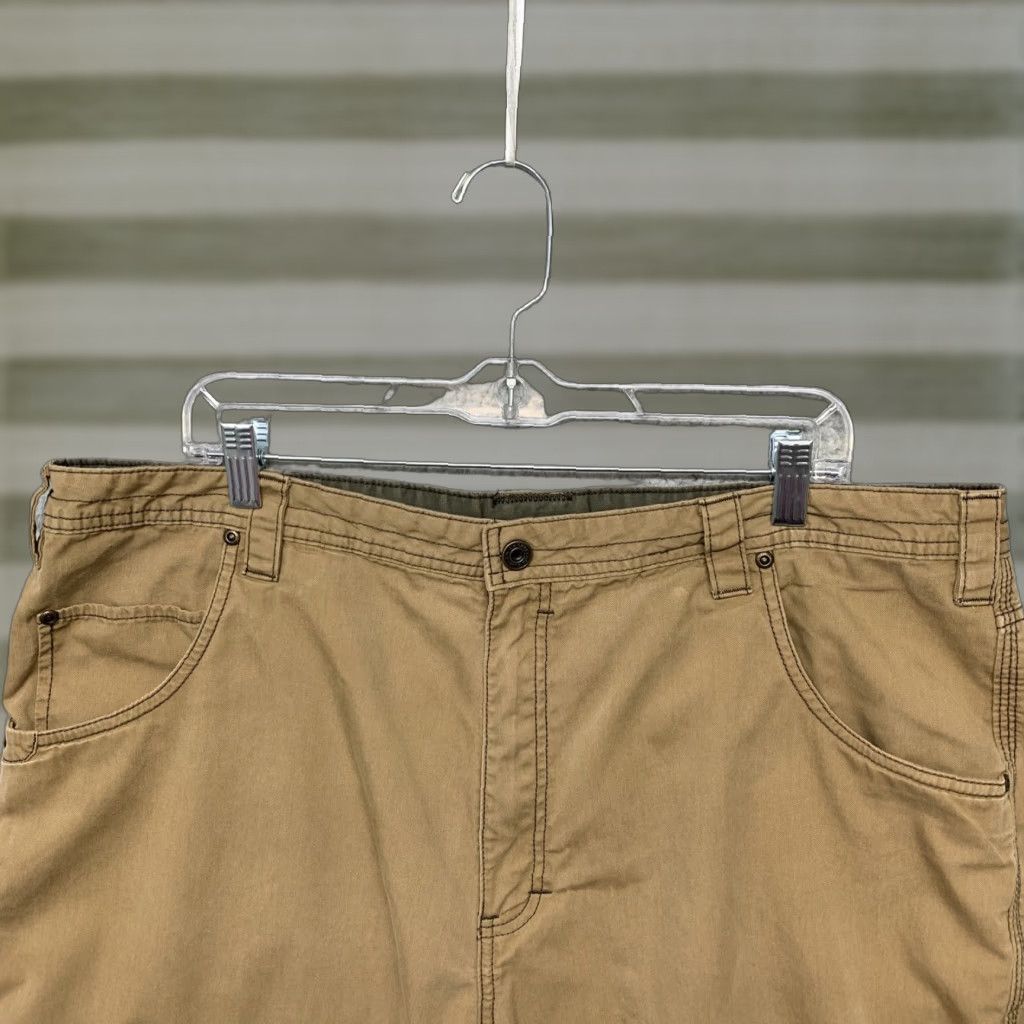 Vintage Cabela's Men’s Shorts Bermuda 42 Light Brown 5-Pocket Design Belt Loops Front Flat 9.5in Inseam Casual Straight Fit Regular Size 42 Mens Size US 42 / EU 58 - 1 Thumbnail