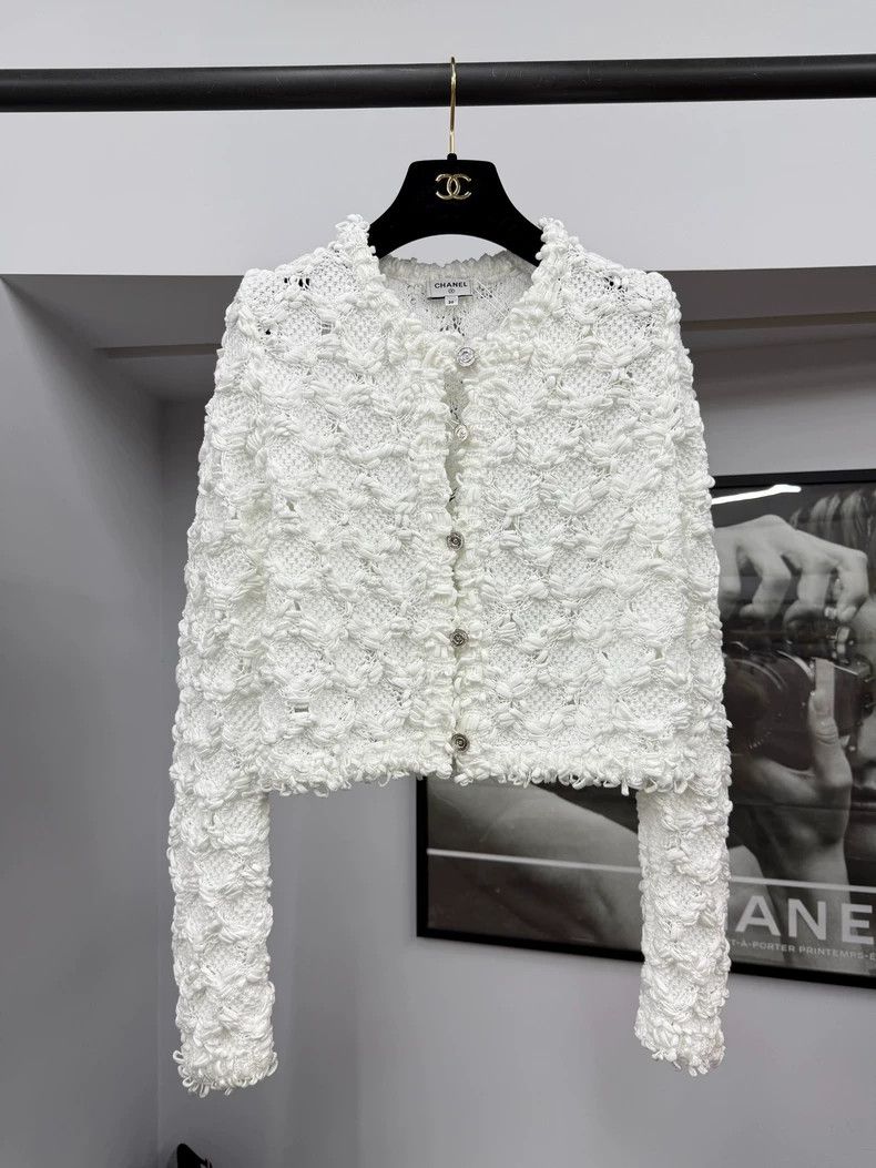 Chanel Chanel 25P white three-dimensional crochet knitted cardiga Size XS / US 0-2 / IT 36-38 - 1 Thumbnail