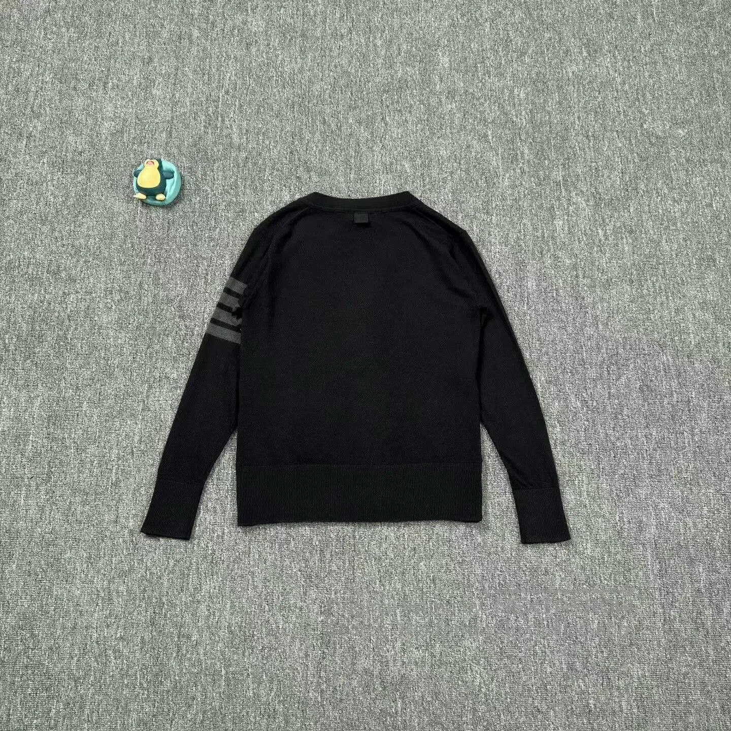 Thom Browne thom browne black wool v-neck cardigan. Size US S / EU 44-46 / 1 - 2 Thumbnail