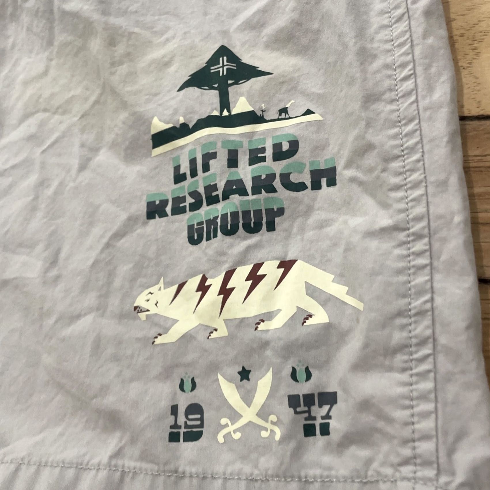 Vintage LRG Cargo Shorts Men 4XL Lifted Research Group Cat Graphic Gray 44x10 Regular Cotton Drawstring Pockets Logo Fashion Casual Streetwear Mens Size US 39 - 5 Thumbnail