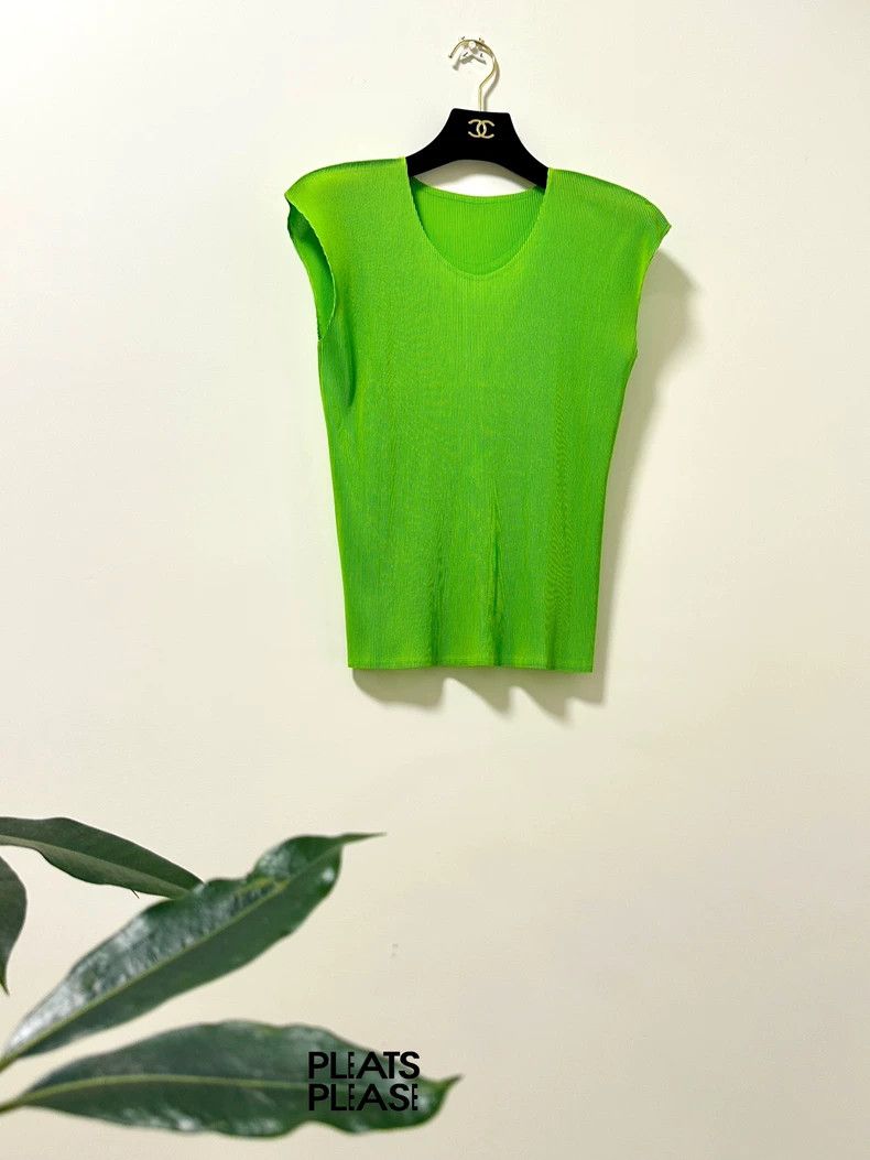 Issey Miyake issey miyake size:3 Green pleated coat Size XXS / US 00 / IT 34 - 1 Thumbnail