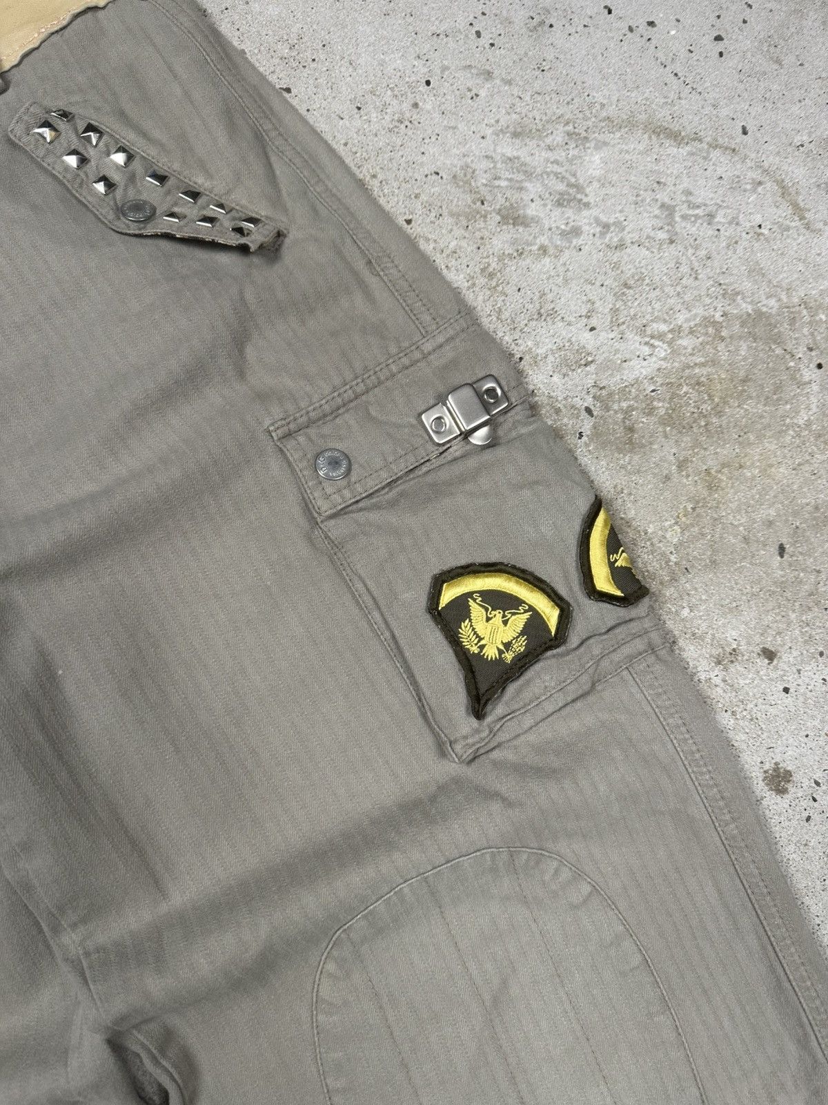 Dolce & Gabbana 2003 Dolce & Gabbana Baggy Loose Cargo Pants Studs Patched Size US 34 / EU 50 - 8 Thumbnail