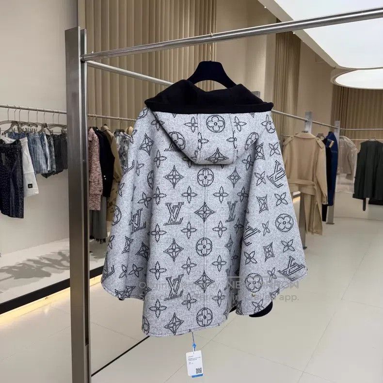 Louis Vuitton Louis Vuitton 25 black and white bib cloak Size ONE SIZE - 2 Thumbnail