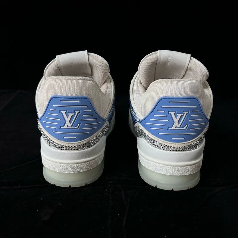 Louis Vuitton Louis Vuitton Blue sky and white clouds full of drilling b Size US 9.5 / EU 42-43 - 5 Thumbnail