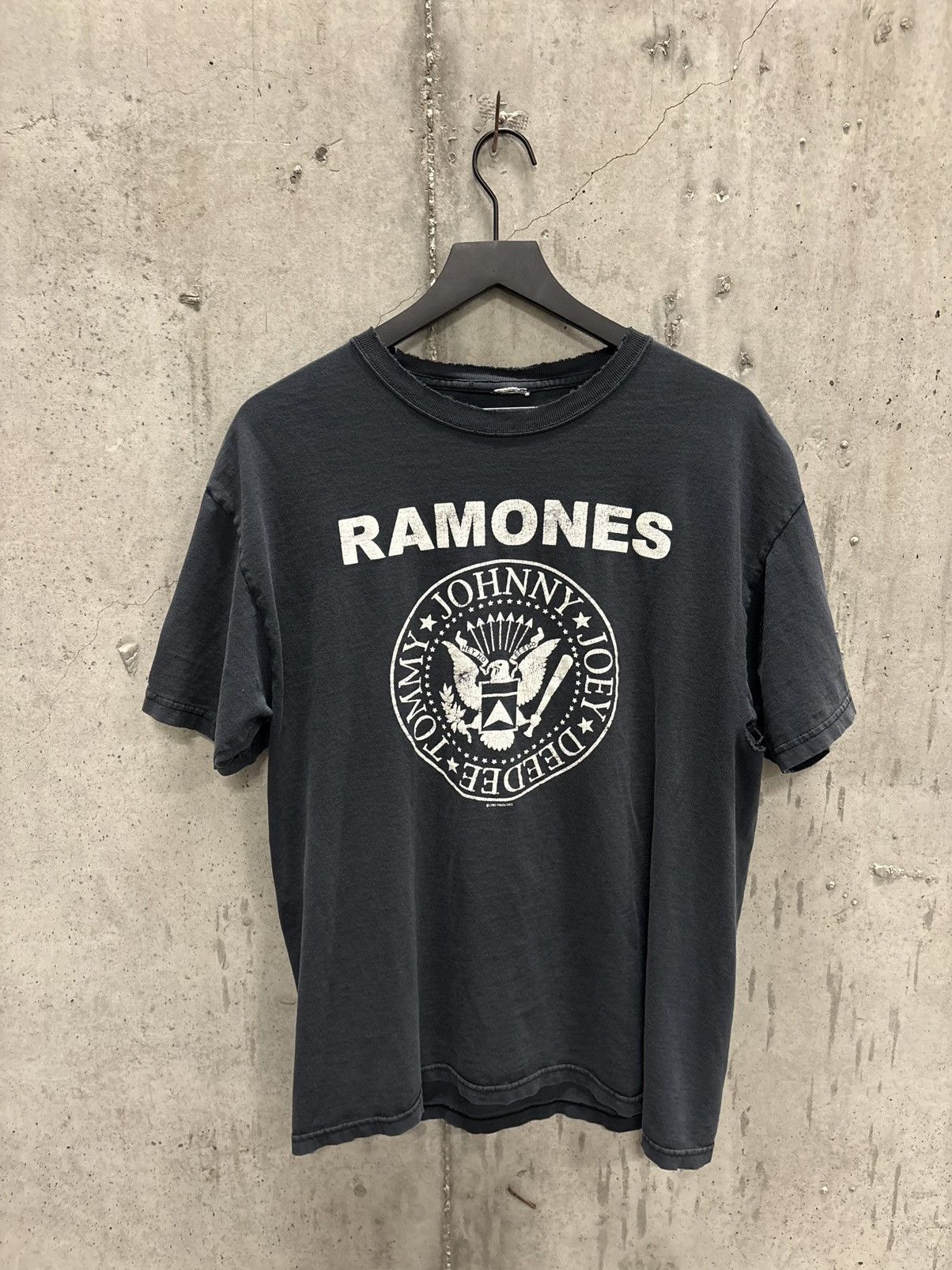 Vintage Ramones Band Shirt Faded Distressed Grunge Thrashed