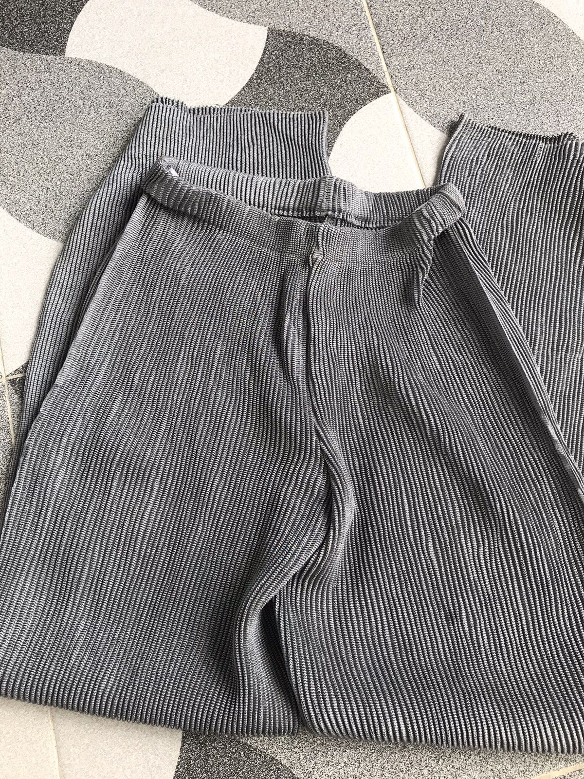 Issey Miyake Nice Spechio Pleats Pants Size US 30 / EU 46 - 2 Thumbnail