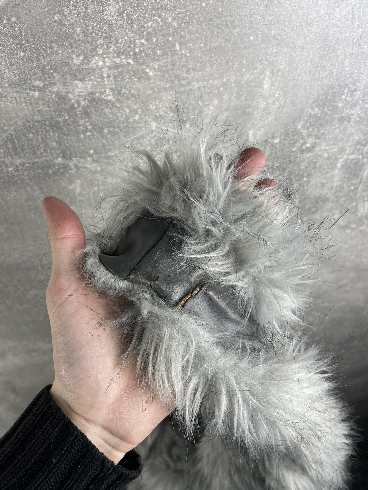 Japanese Brand Avant Garde Faux Fur Gray Shoulder Bag Y2K Style Plush Hobo Size ONE SIZE - 6 Thumbnail