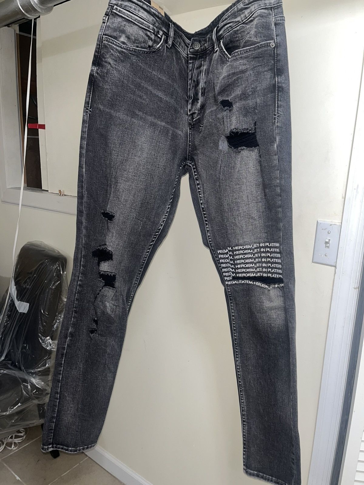 Ksubi Ksubi Van Winkle Distressed Embroidered Jeans Sz 36 Size US 36 / EU 52 - 6 Thumbnail