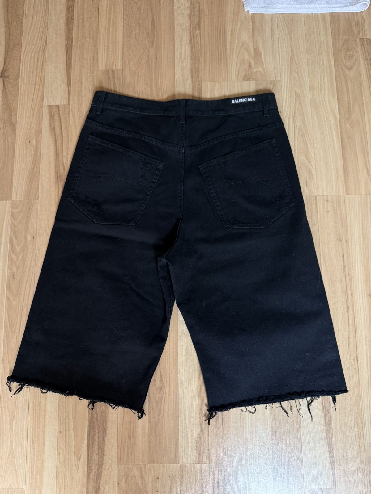 Balenciaga Balenciaga denim shorts distressed Size US 34 / EU 50 - 6 Thumbnail