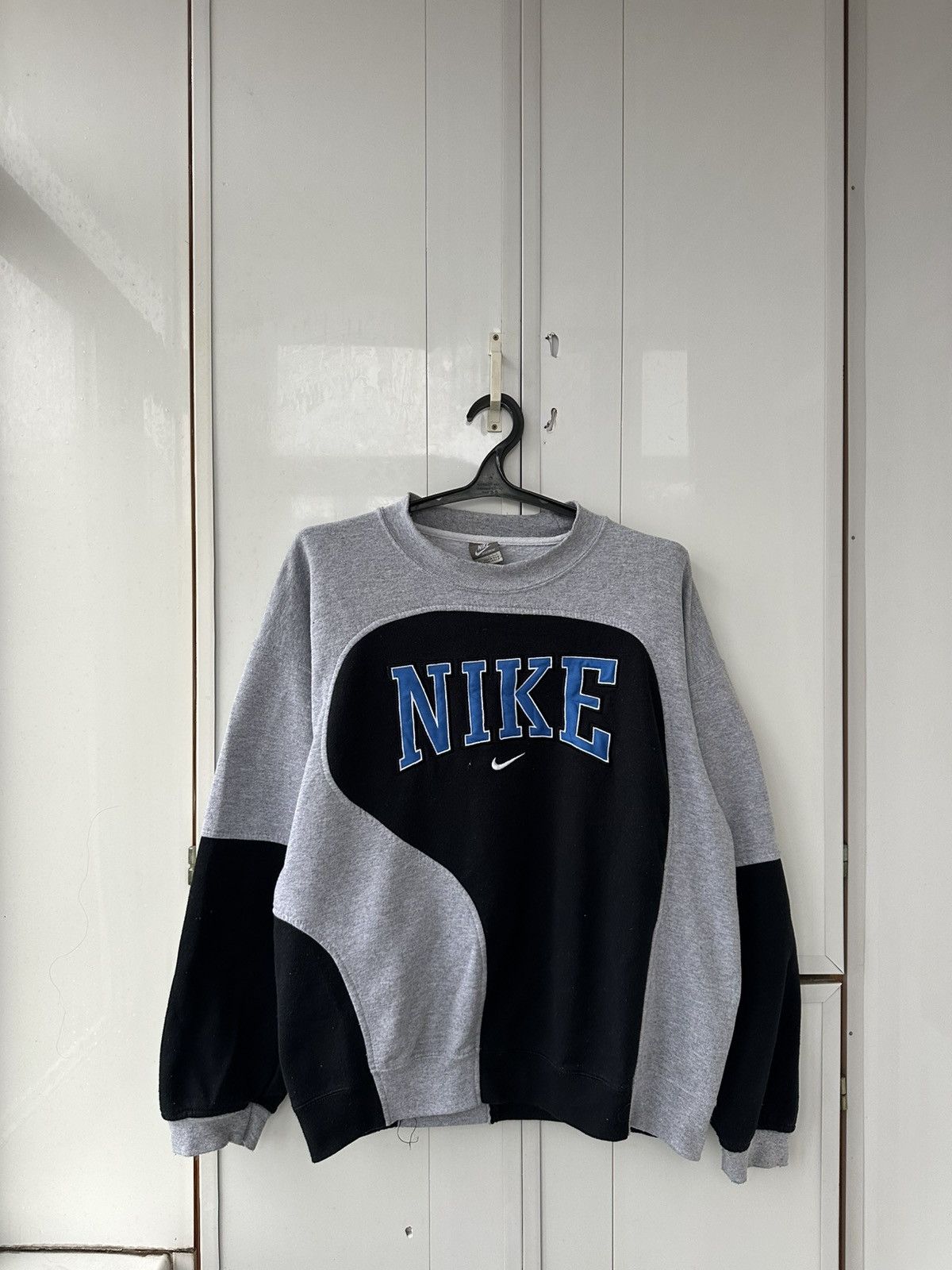 Vintage Nike OverSize Sweatshirt Custom Distressed Y2K