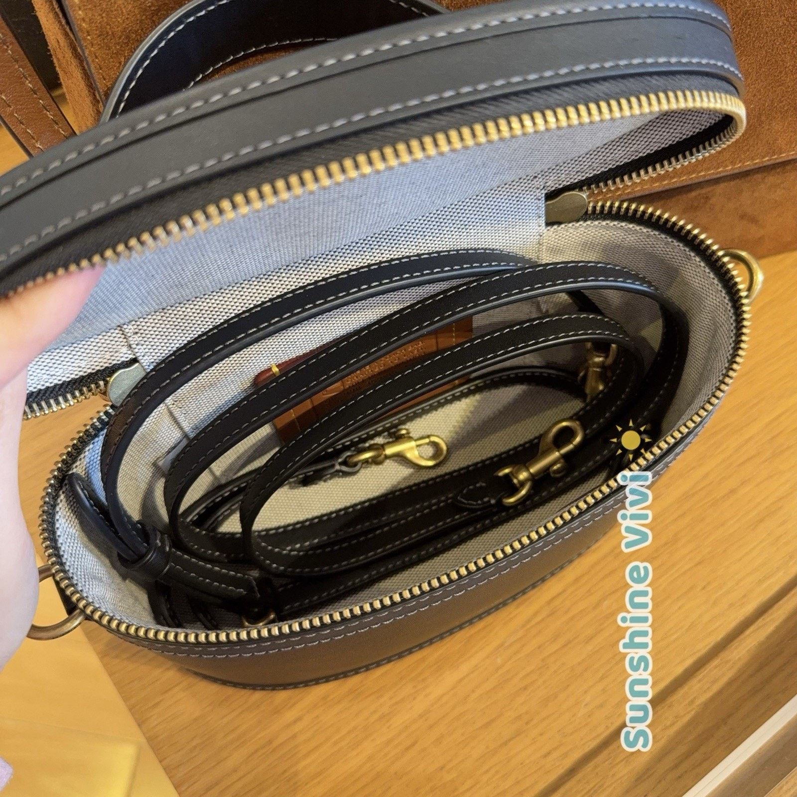 Coach NWT Coach Trail Bag CBG93 Glovetanned leather Brass/Black Size ONE SIZE - 7 Thumbnail