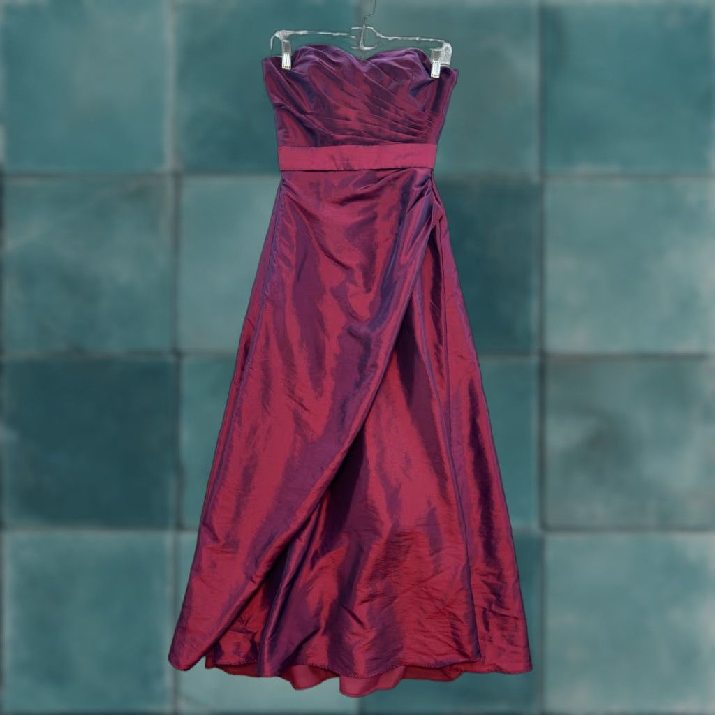 Vintage Bridesmaid Dress 6 Purple Iredescent Shiny Strapless Formal Gown Full Length - Ball Gown - Women - Size 6 - Zip - Purple - Strapless - Long - Formal Size M / US 6-8 / IT 42-44 - 1 Thumbnail