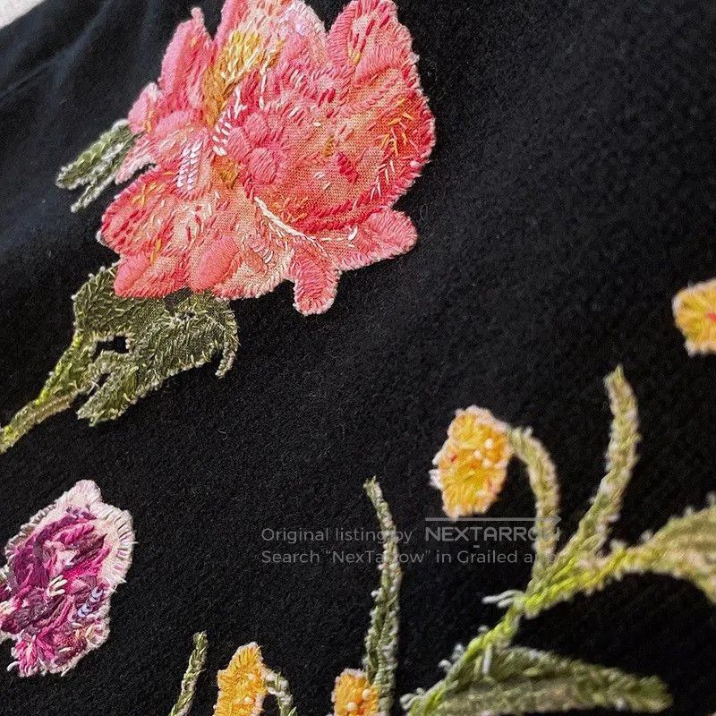 Valentino Valentino Sequin Embroidered Cashmere Sweater. Size US XS / EU 42 / 0 - 1 Thumbnail