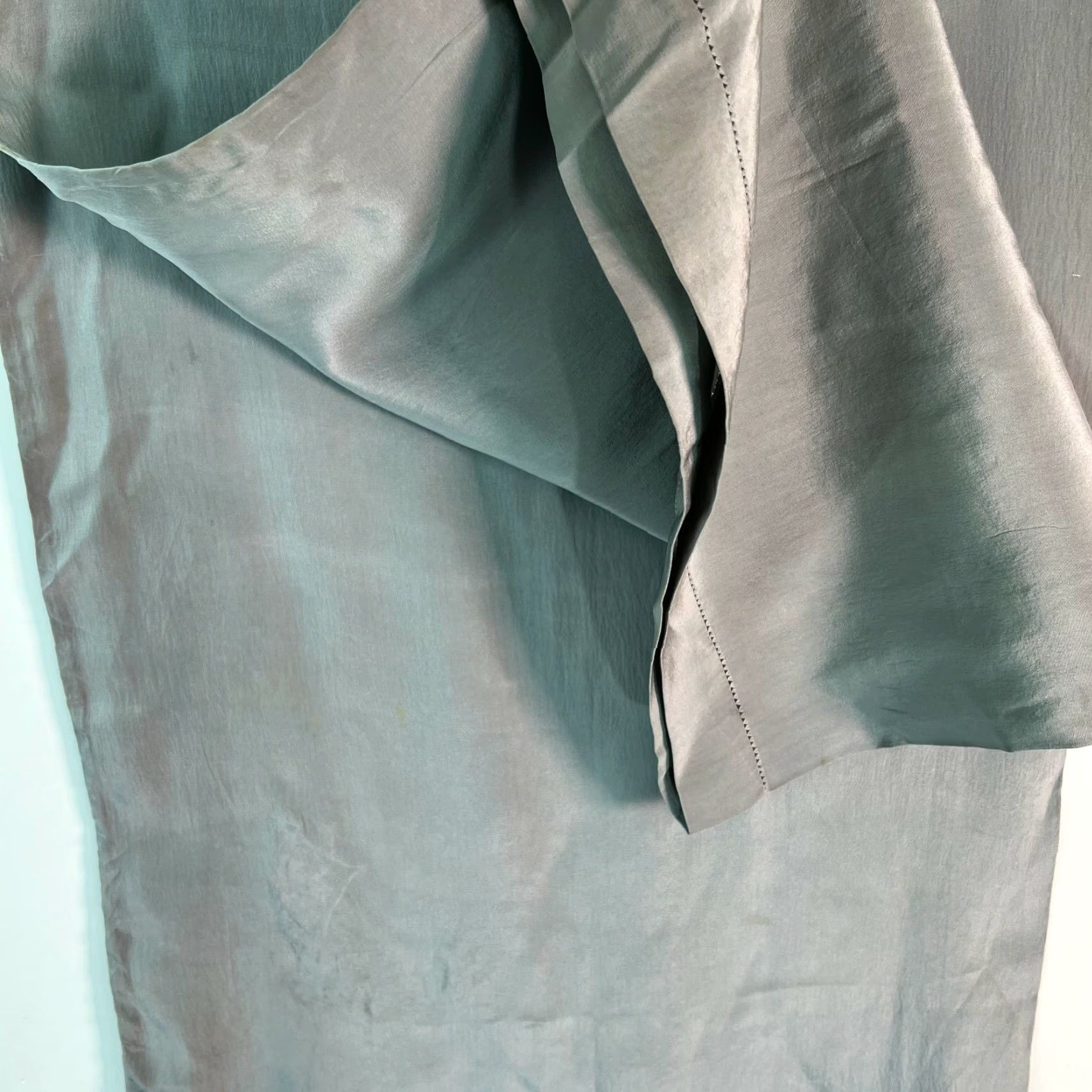 Vintage Womens Silk Shawl/Wrap Gray 50" Adult Women Size 50" Silk Shawl Classic Winter Bot? Size ONE SIZE - 5 Thumbnail