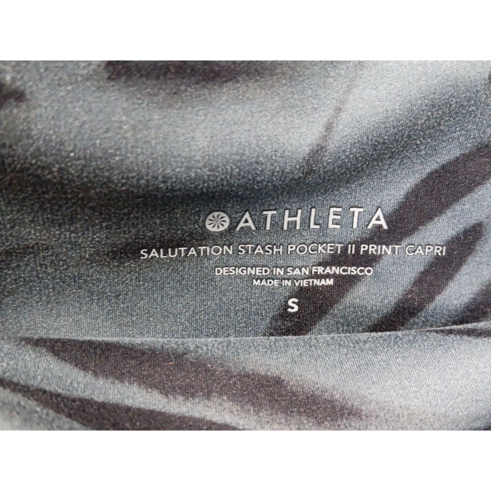 Athleta ATHLETA Women's Small Leggings Salutation Stash Pocket II Capri Crop Capri Crop Size 28" / US 6 / IT 42 - 4 Thumbnail