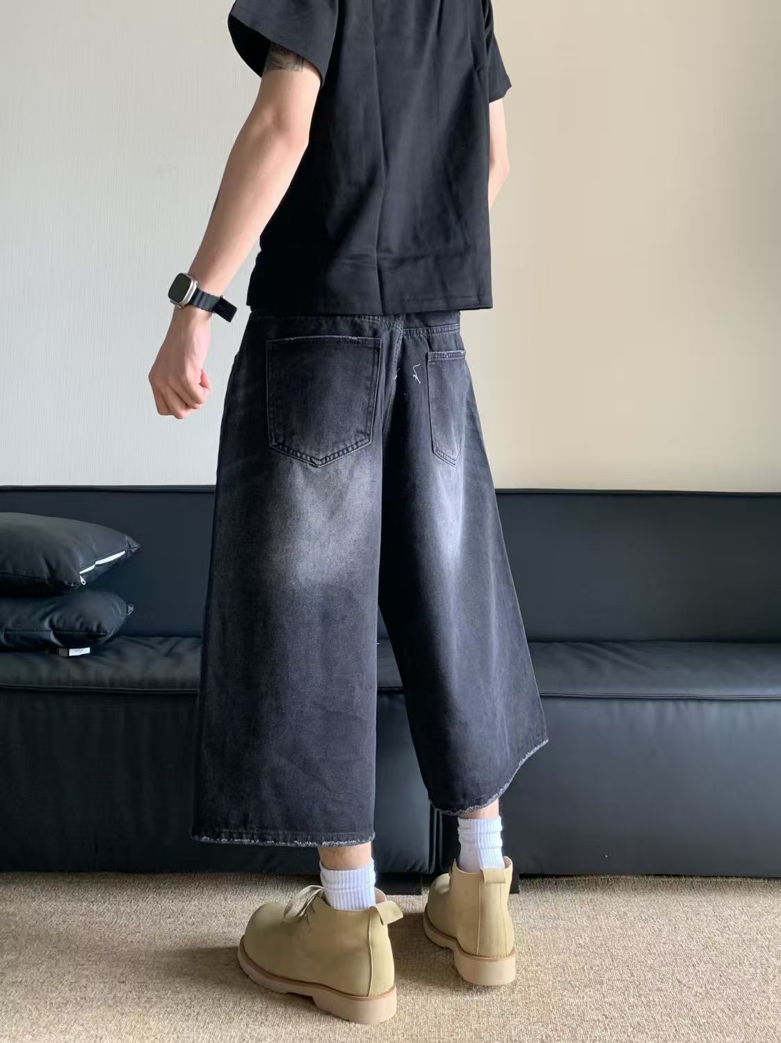 Vintage Black Washed Distressed Straight-Leg Denim Shorts Size US 32 / EU 48 - 3 Thumbnail