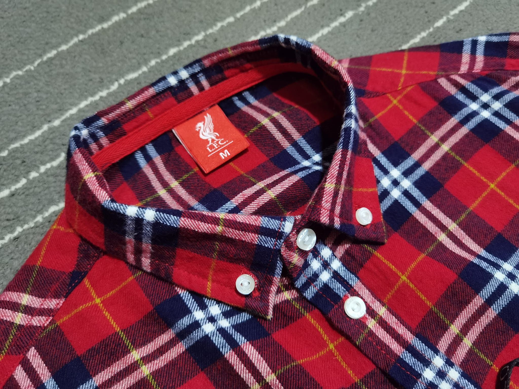 Other LIVERPOOL F. C flannel unisex S 2172 Size US S / EU 44-46 / 1 - 6 Thumbnail