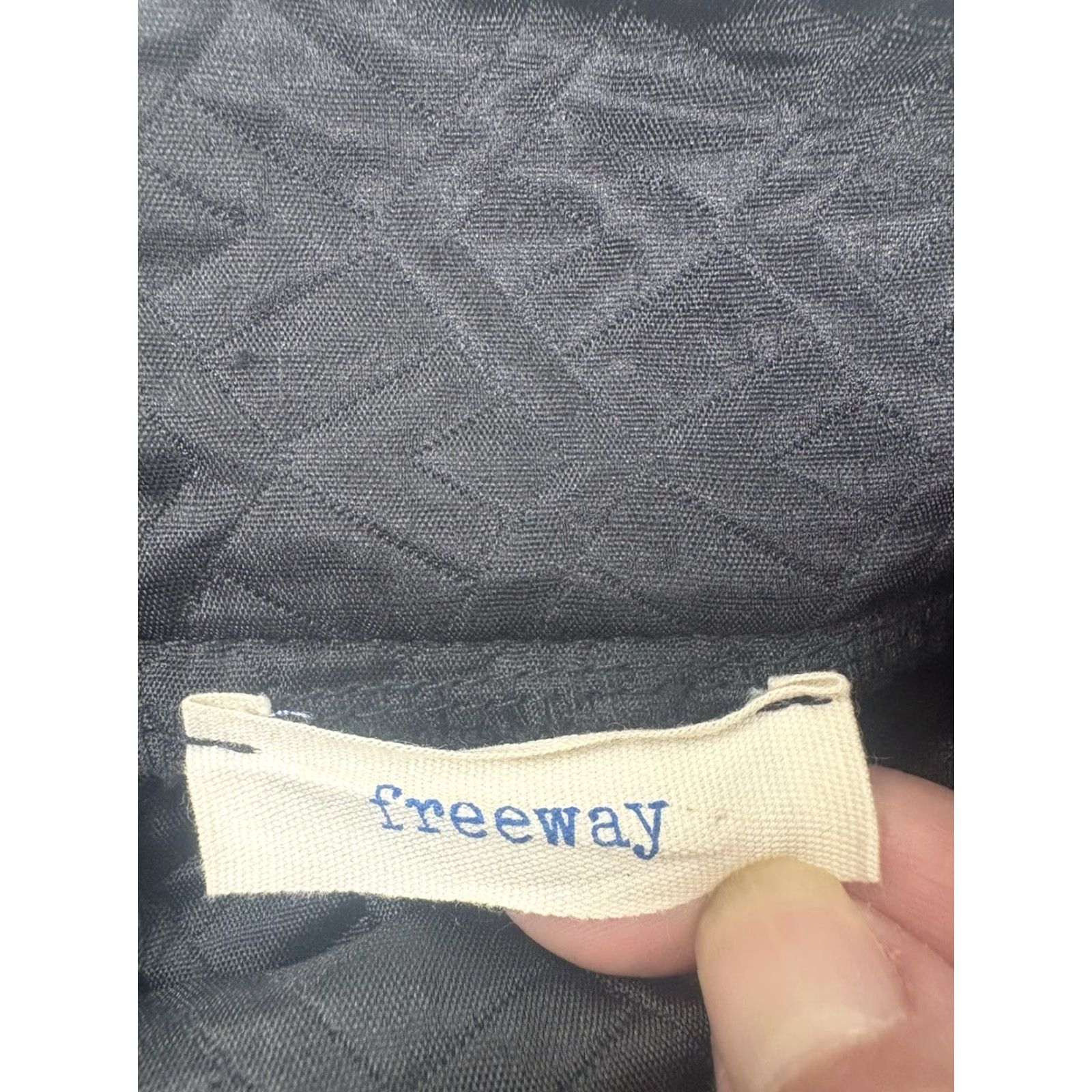 Vintage Freeway Black Quilted Pleated A-Line Mini Skirt Womens S USA Size 28" / US 6 / IT 42 - 4 Thumbnail
