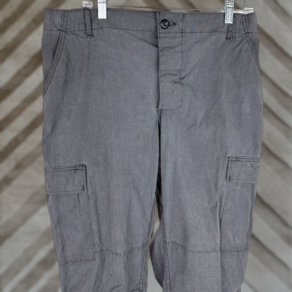 Vintage VINTAGE Army Cargo Pants 34x32 ACTUAL SLIM FIT Black 80s 90s Casual Mens Pants Size US 34 / EU 50 - 1 Thumbnail