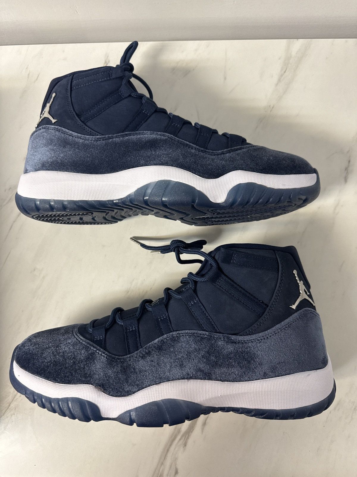 Jordan Brand Wmns Air Jordan 11 Retro Midnight Navy Size US 10 / EU 43 - 3 Thumbnail