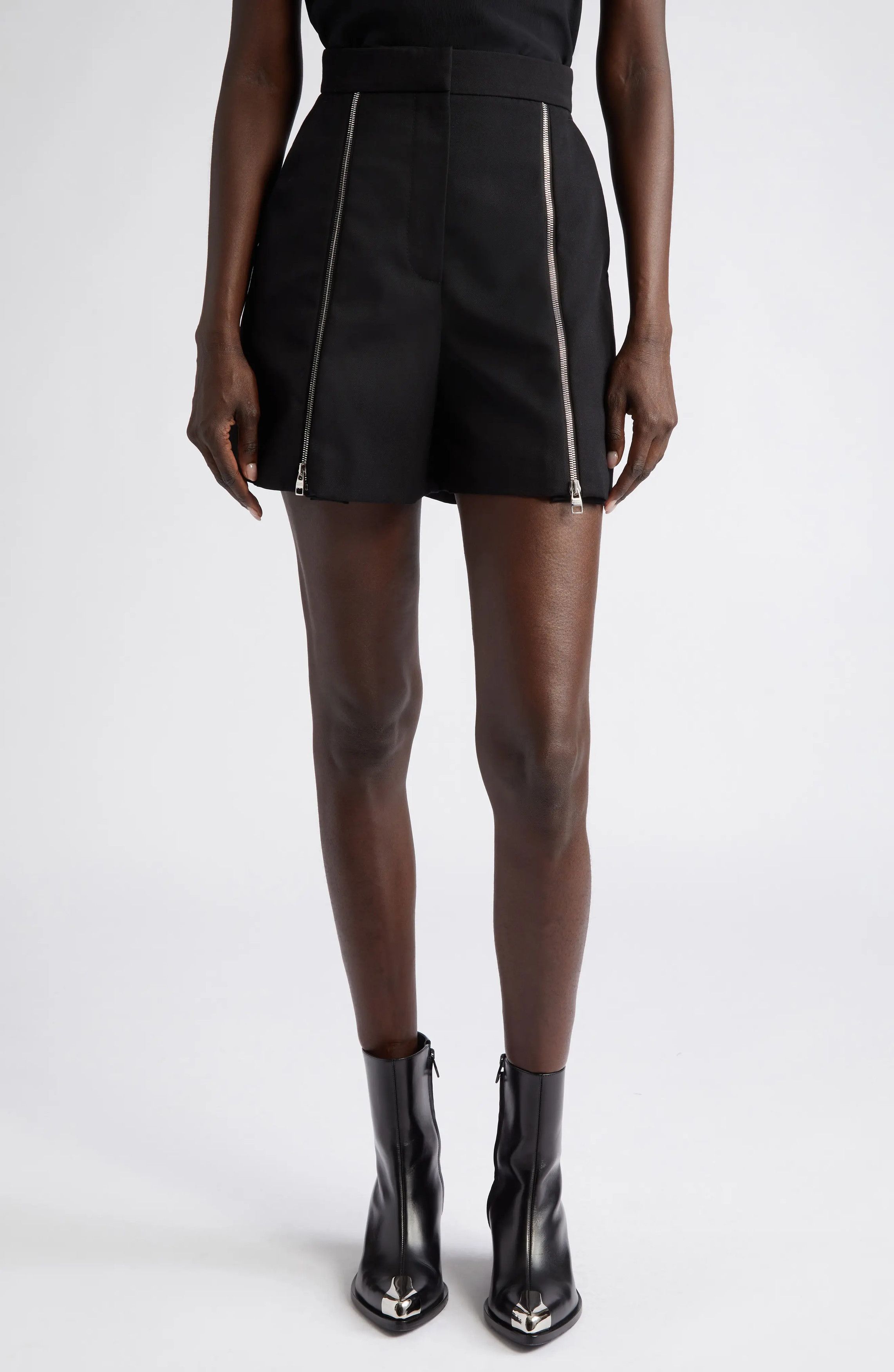 Alexander McQueen o1y0325 Short in Black Size 30" / US 8 / IT 44 - 6 Thumbnail
