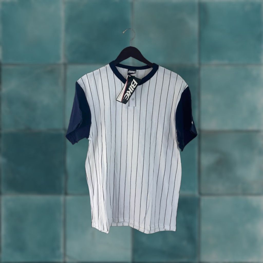 Vintage VINTAGE Bike Athletic Henley Shirt Mens Size M Deadstock NWT 90s Pinstripe White Navy Two-Button Baseball Shirt Size US M / EU 48-50 / 2 - 1 Thumbnail