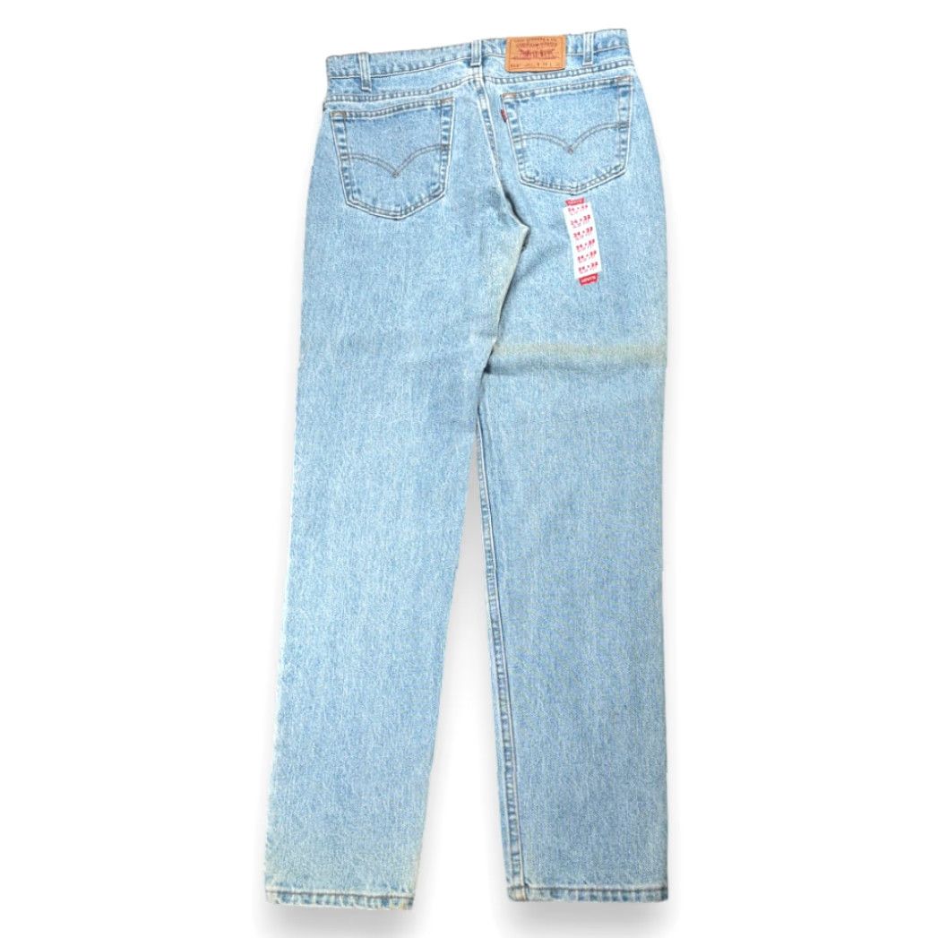 Levi's VINTAGE Levi's 512 Jeans Mens 32x32 Blue Light Wash Denim Deadsock USA 90s Slim Tapered 5-Pocket Mens Waist 32 Inseam 32 Size US 32 / EU 48 - 2 Thumbnail