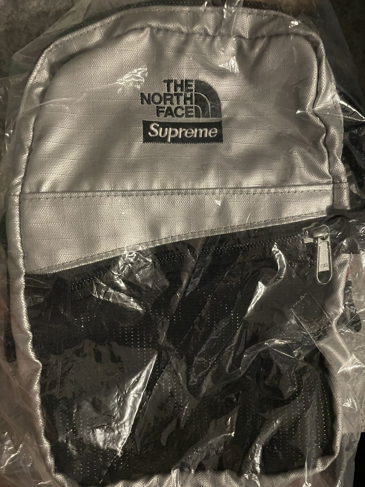 Supreme × The North Face Supreme The North Face Metallic Shoulder Bag Silver Size ONE SIZE - 5 Thumbnail