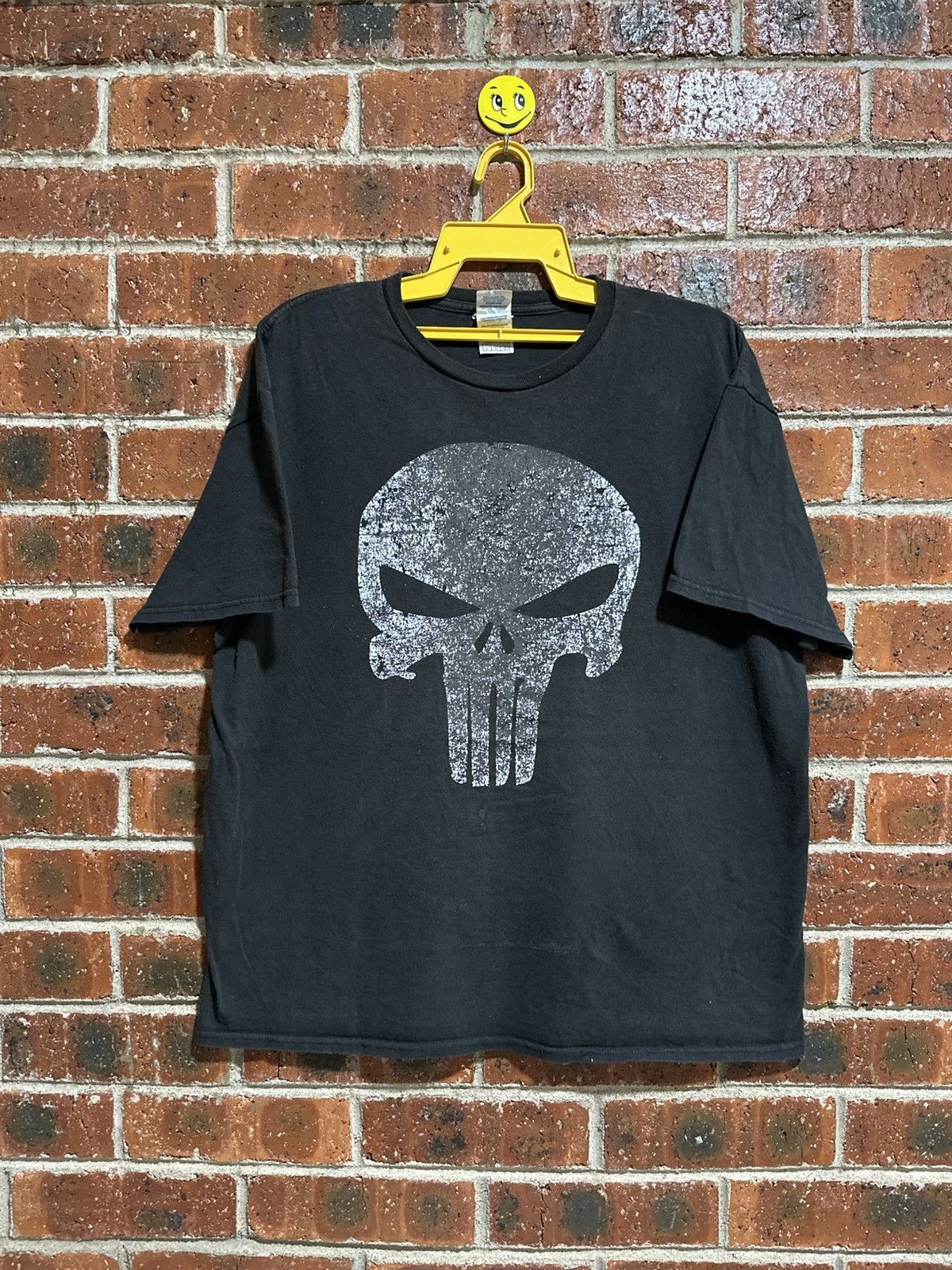 Delta Vintage Marvel Punisher Distressed Skull Sun Faded tee Size US L / EU 52-54 / 3 - 1 Thumbnail