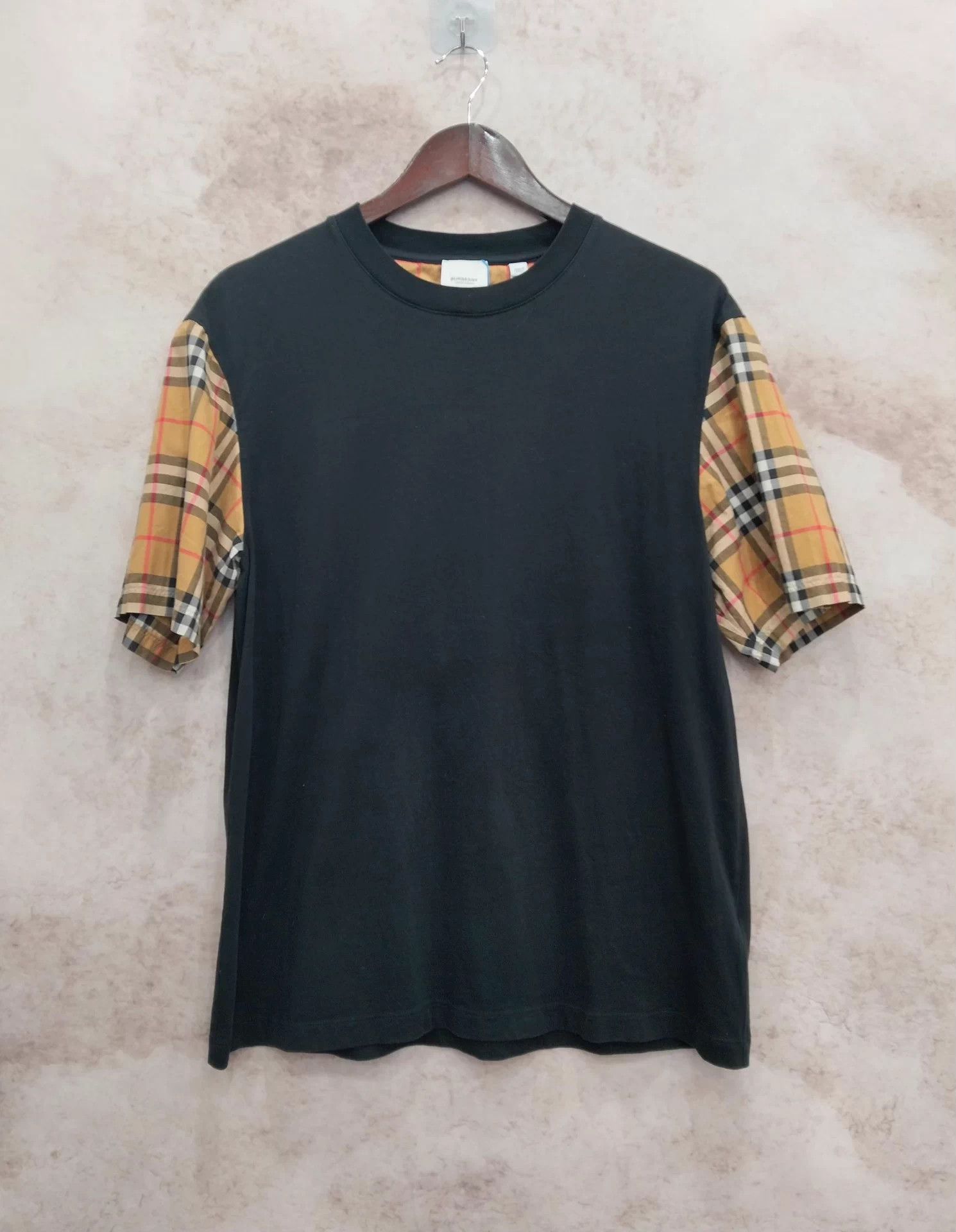 Burberry BURBERRY T-shirt M Size M / US 6-8 / IT 42-44 - 1 Thumbnail