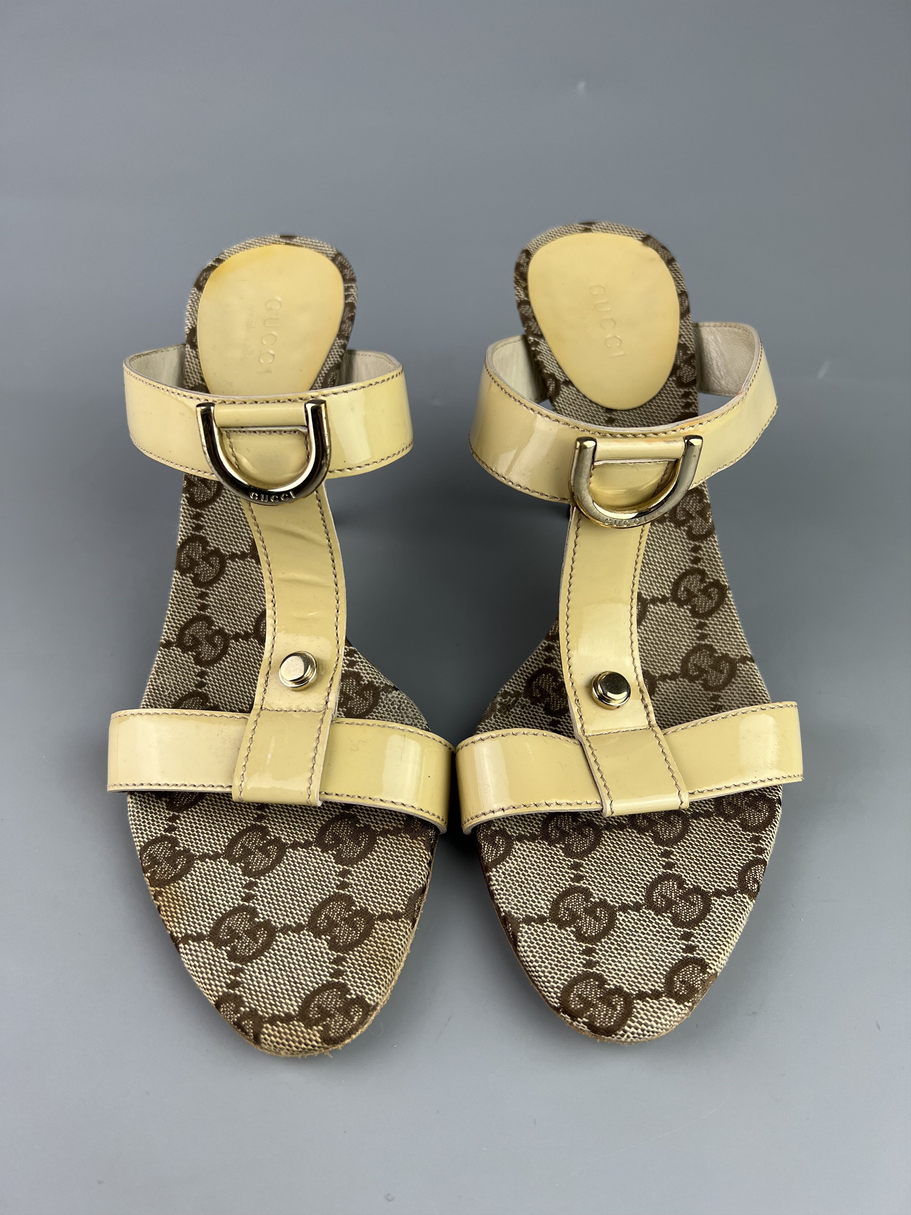 Gucci outlet vintage sandals