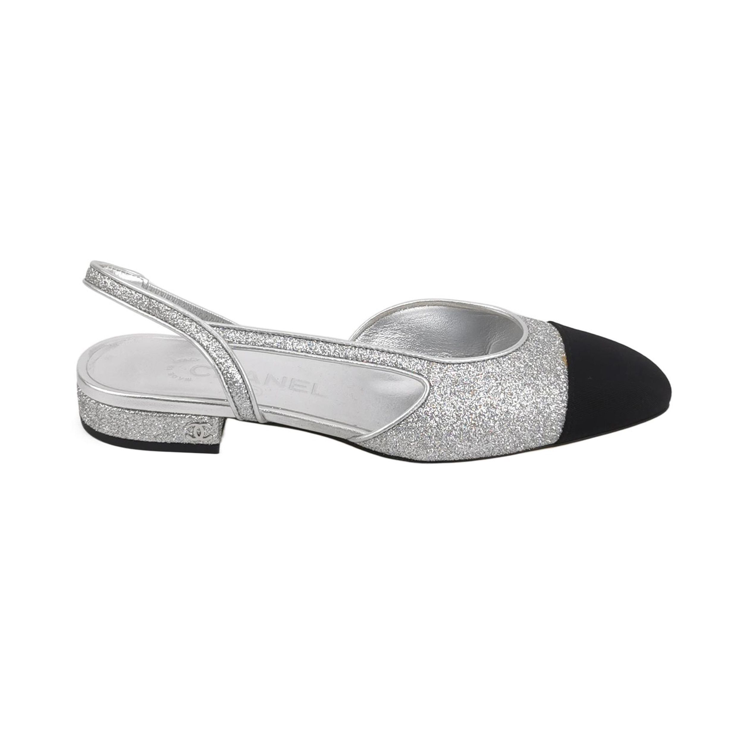 Chanel Chanel Women 5 Flats Size US 5 / IT 35 - 1 Thumbnail