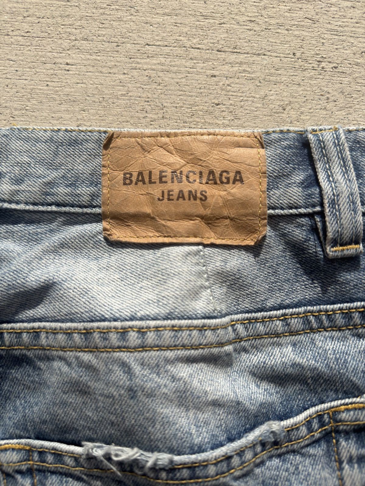 Balenciaga Balenciaga Lost Tape Size US 32 / EU 48 - 4 Thumbnail