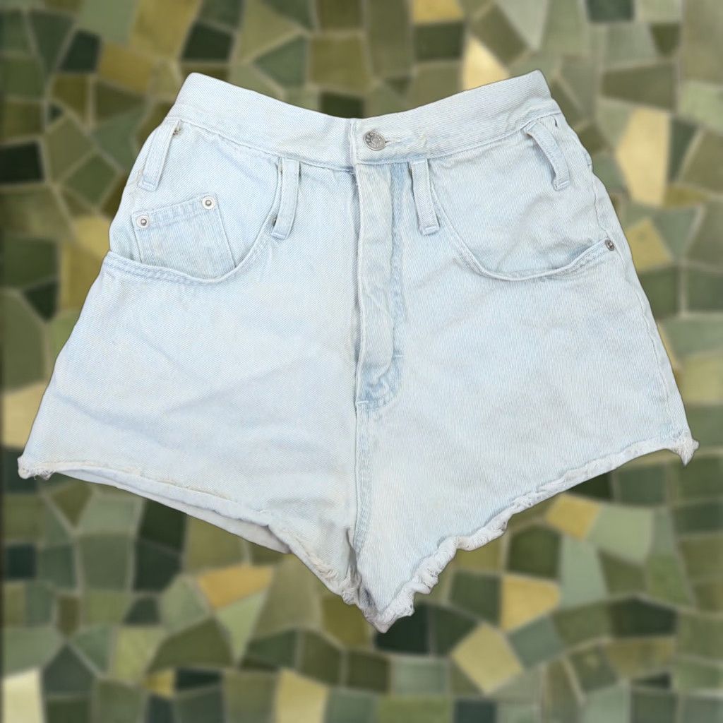 Vintage VINTAGE 80s Cap Ferrat light wash denim high rise shorts 24" XS Women Cut-Off 100% Cotton Summer Spring Blue Jeans Womens Size 26" / US 2 / IT 38 - 1 Thumbnail