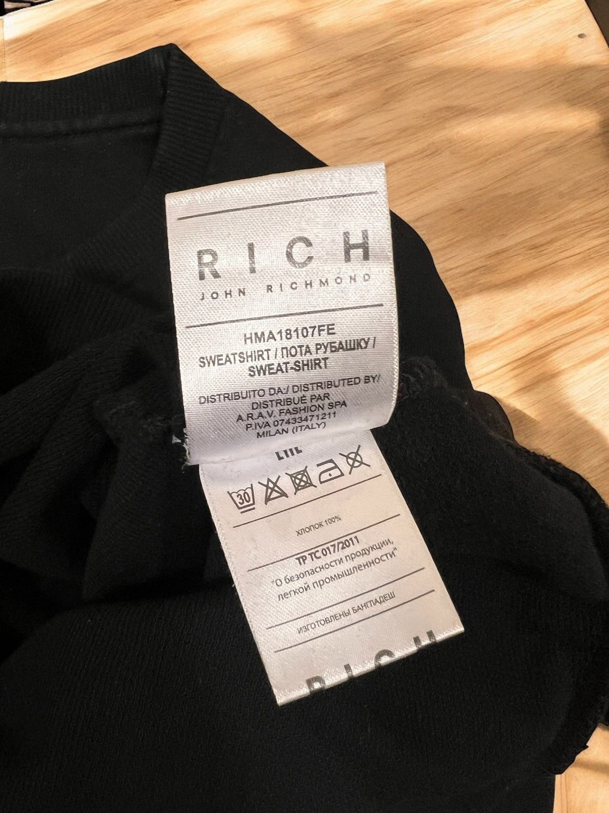 John Richmond John Richmond Black crewneck size M Size US M / EU 48-50 / 2 - 7 Thumbnail