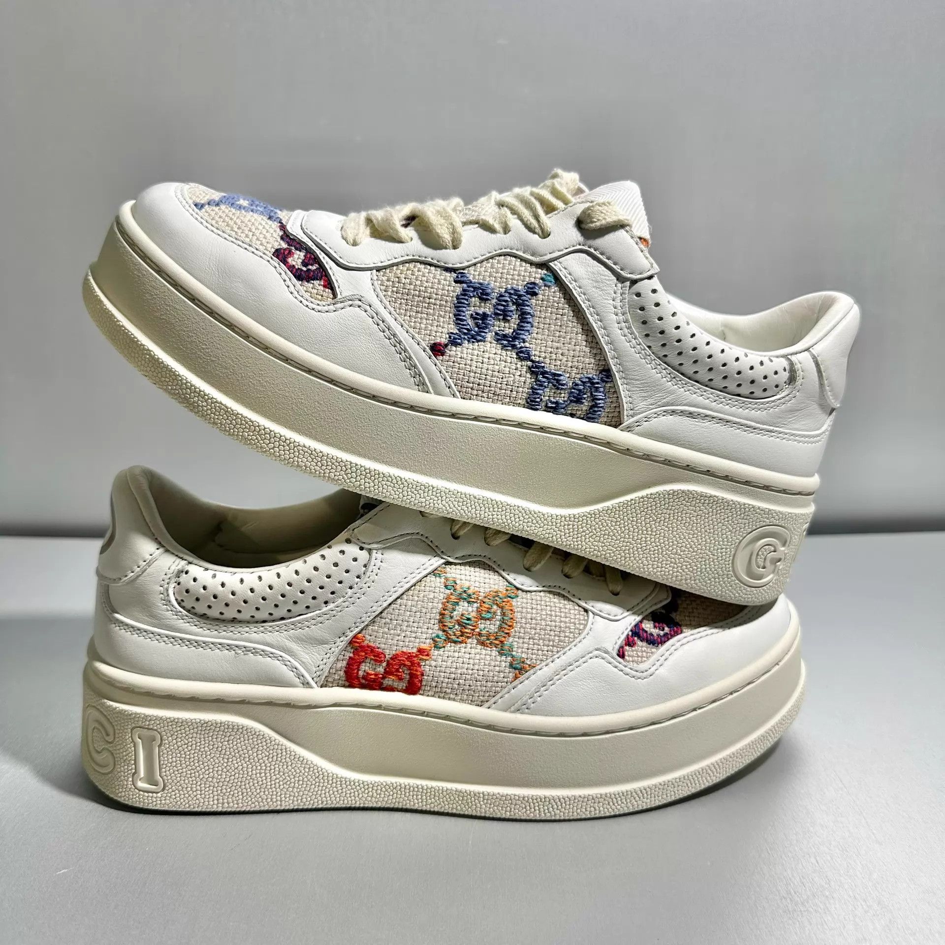 Gucci Gucci biscuit platform sneaker 37.5 EU worn once mint Size US 7 / IT 37 - 3 Thumbnail